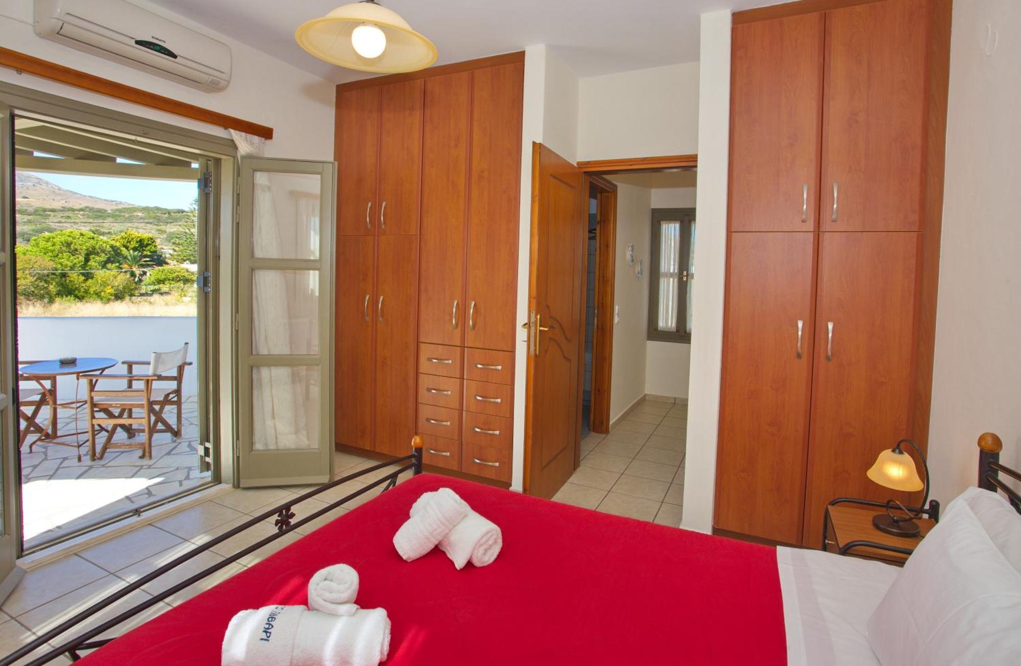 To Pithari Apartment Skyros